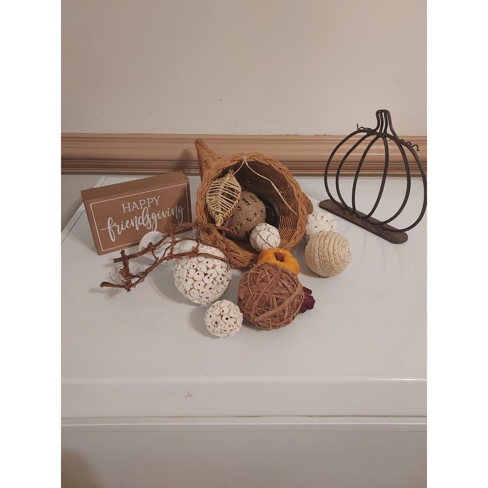 Cornucopia Happy Friends Giving Thanksgiving Décor Pumpkin